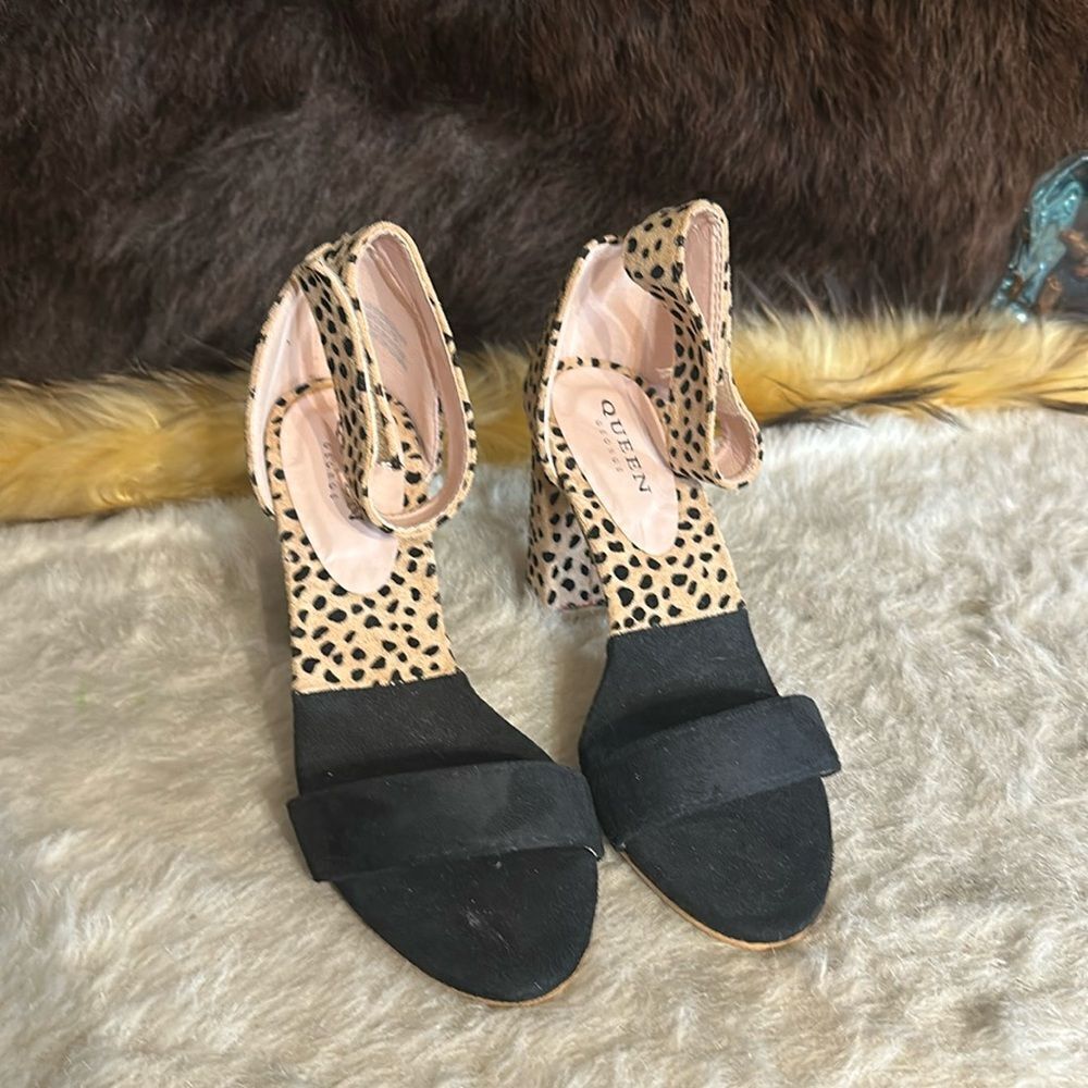Queen George shoes NWOT 7 (7006)